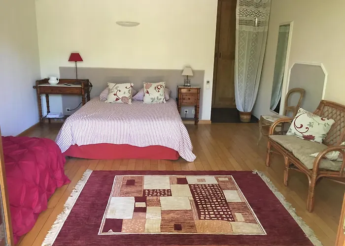 Oda ve Kahvaltı Les Hotes Du Ranquet Tornac