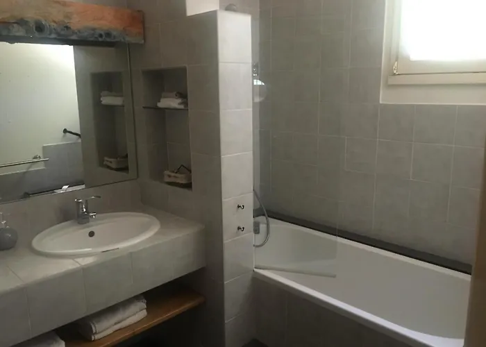 Oda ve Kahvaltı Les Hotes Du Ranquet 4*